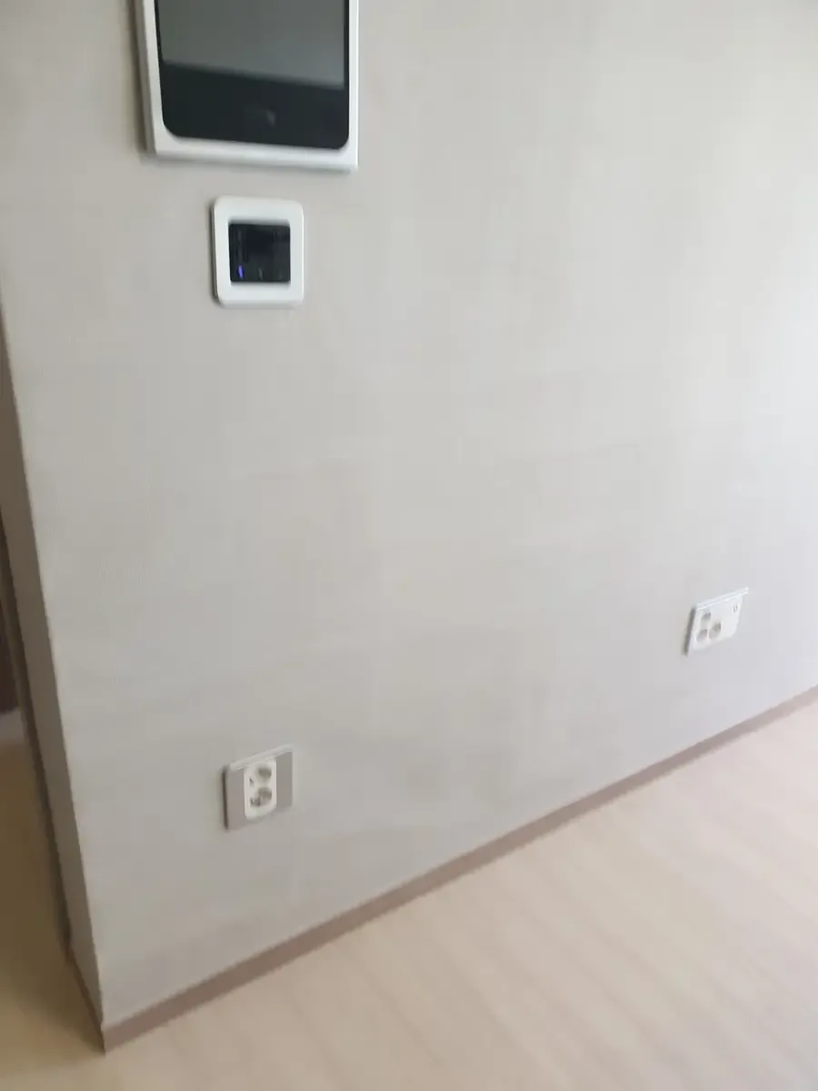 방 한 면 전체 교체 시공 후